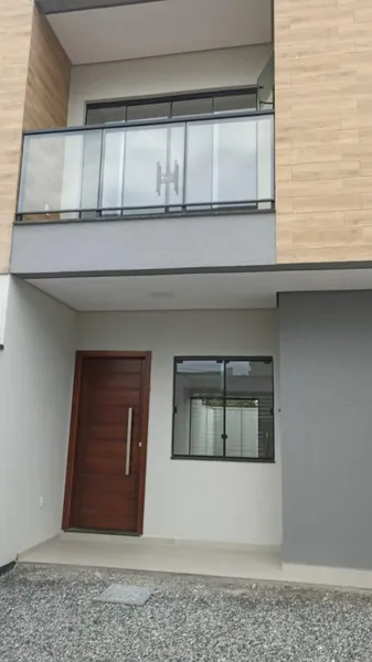 SOBRADO NO PEREQUÊ