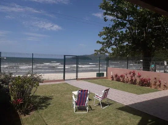 CASA PÉ NA AREIA EM PORTO BELO