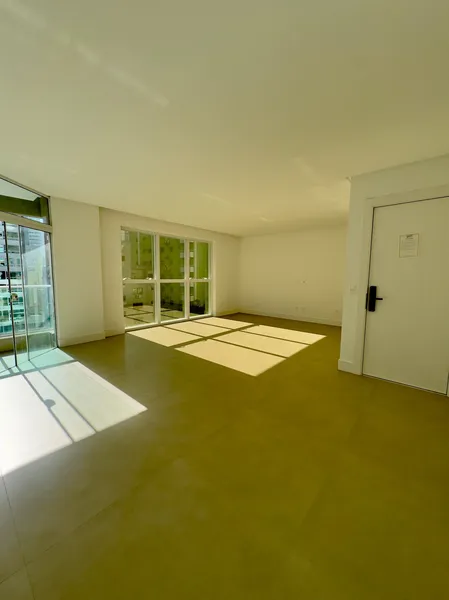 3 SUITES E 2 VAGAS DE GARAGEM