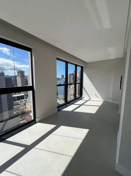 APARTAMENTO COM  3 SUITES