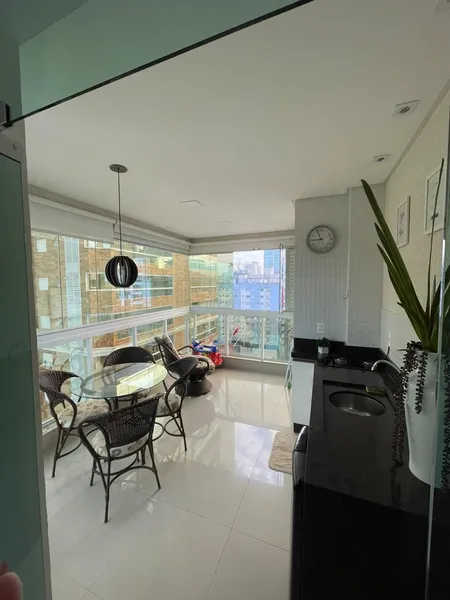 APARTAMENTO COM 3 SUITES