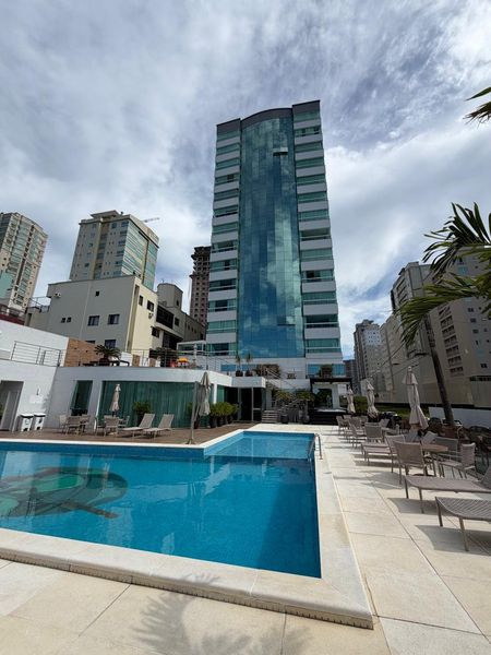 FRENTE MAR | 04 SUITES