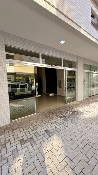 SALA COMERCIAL EM MEIA PRAIA!!!