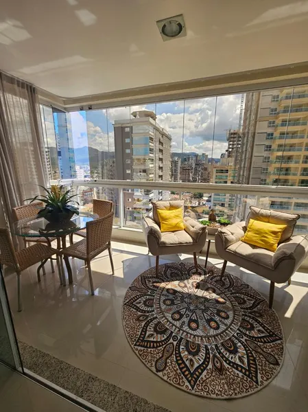COBERTURA DUPLEX 4 SUITES NA MEIA PRAIA