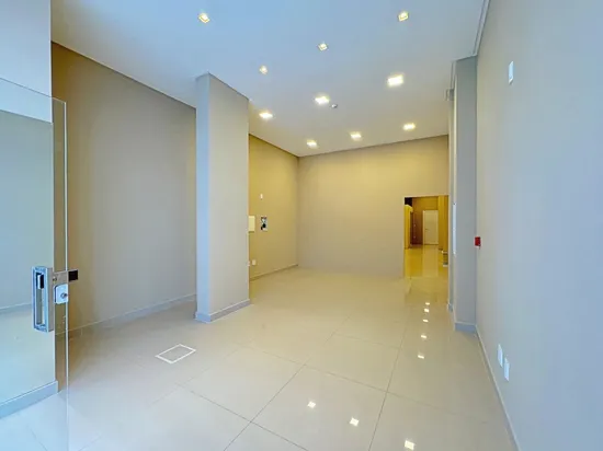 SALA COMERCIAL REGIÃO CENTRAL DA MEIA PRAIA