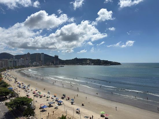 APARTAMENTO FINAMENTE MOBILIADO, NO VICTOR HUGO