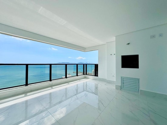 ST. CLAIR: QUADRA DO MAR, LUXO E CONFORTO