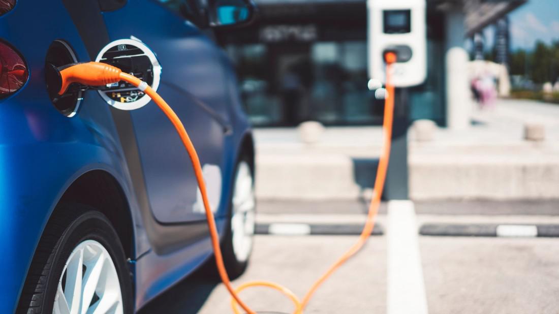 Como a tendência dos carros elétricos impacta a construção civil? - Imagem Principal