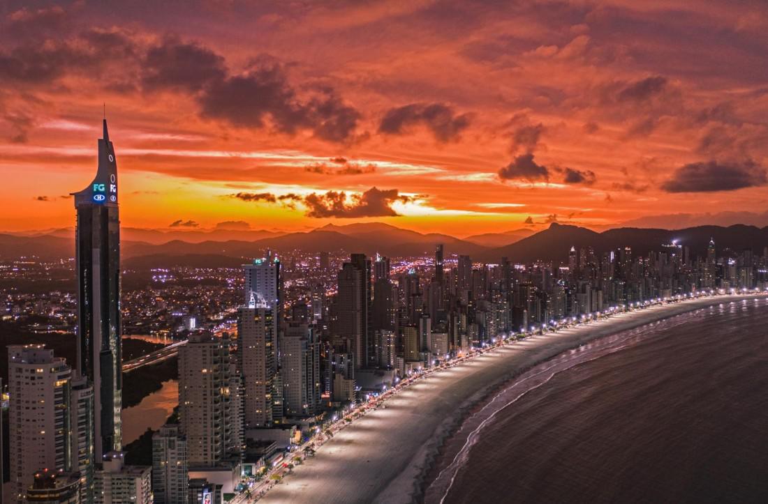 CONHEÇA O INCRÍVEL EDIFÍCIO ONE TOWER - Imagem de detalhe