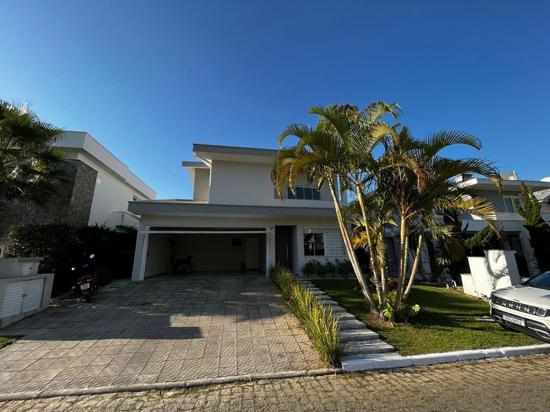 CASA CONDOMINIO HORIZONTAL PRAIA BRAVA