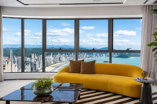 APARTAMENTO NO ED YACHTHOUSE EM BALNEÁRIO CAMBORIÚ