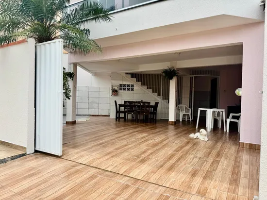 CASA DE TEMPORADA