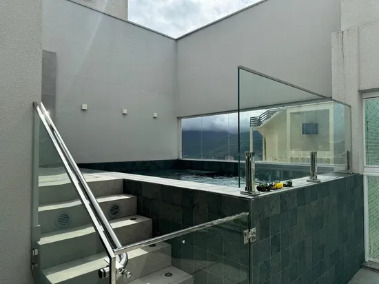 COBERTURA DUPLEX COM PISCINA