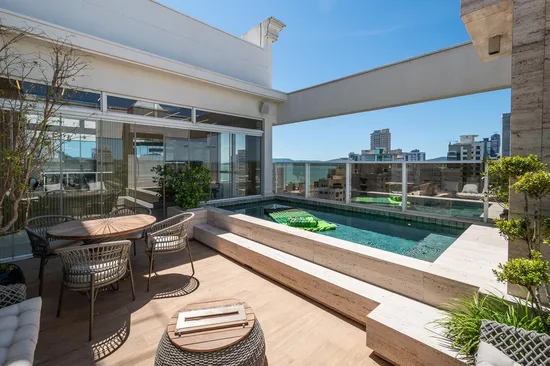 COBERTURA DUPLEX NA MEIA PRAIA