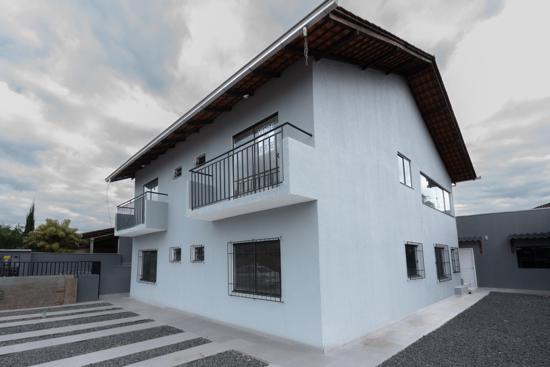 CASA DIFERENCIADA PARA VENDA EM JOINVILLE
