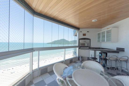 APARTAMENTO FRENTE MAR - ACEITA PERMUTA