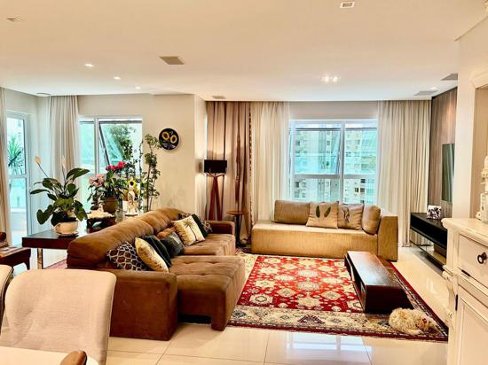 APARTAMENTO DIFERENCIADO NO CENTRO