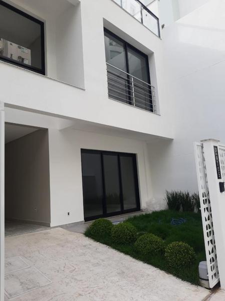 LINDO SOBRADO A VENDA EM BALNEÁRIO CAMBORIÚ