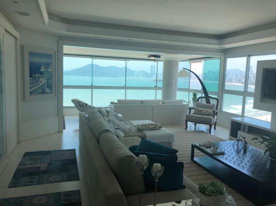 LINDO APARTAMENTO COM VISTA MAR NA BARRA NORTE