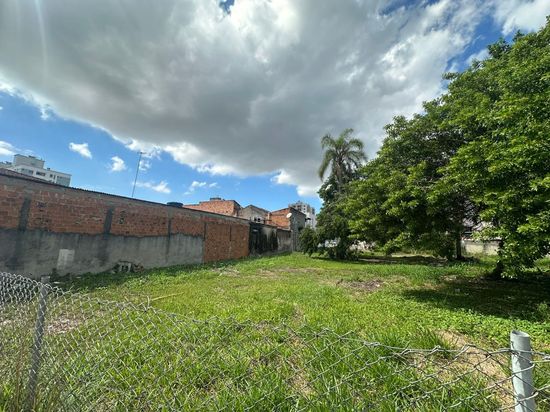 TERRENO NA RUA PINDAÍBA
