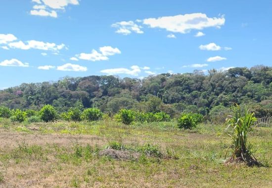 ÁREA DE 11.000 M2  COM POSSO DE ÁGUA MINERAL NA REGIÃO DOS VINHEDOS CHAPADA DOS GUIMARÃES MT.
