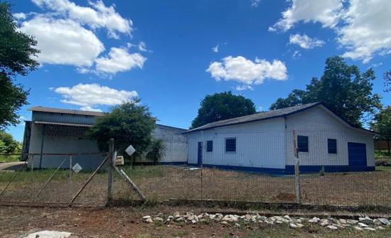 TERRENO COM GALPÃO