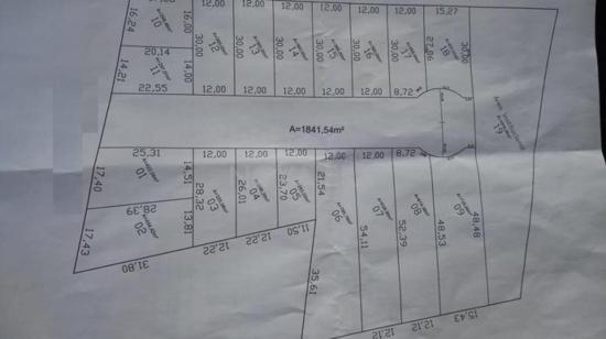 ÁREA COM 17 TERRENOS + 2 CASAS INACABADAS
