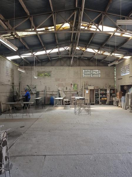 SALA COMERCIAL - GALPÃO - TERRENO DIFERENCIADO