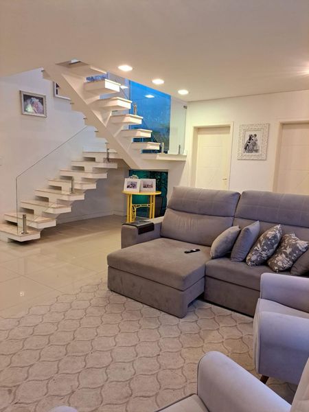 CASA  ALTO PADRÃO 3 DORMITÓRIOS