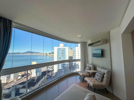 APARTAMENTO FINAMENTE MOBILIADO E DECORADO COM 03 SUÍTES - QUADRA MAR - CENTRO, ITAPEMA/SC