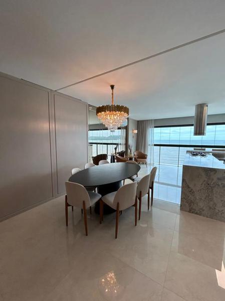 APARTAMENTO MOBILIADO E DECORADO COM 04 SUÍTES FRENTE MAR - MEIA PRAIA - ITAPEMA/SC