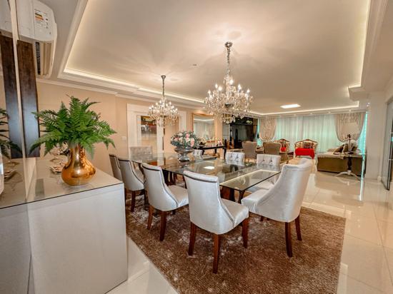 APARTAMENTO FINAMENTE MOBILIADO COM  04 SUÍTES- QUADRA MAR- MEIA PRAIA ITAPEMA SC