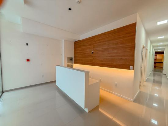 SALA COMERCIAL   A VENDA  MEIA PRAIA ITAPEMA SC