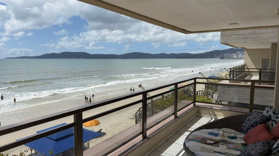 APARTAMENTO 03 DORMITÓRIOS - FRENTE MAR DE VERDADE NA MEIA PRAIA, ITAPEMA/SC