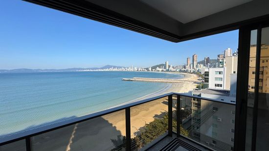 APARTAMENTO  NOVO FRENTE MAR 04 SUÍTES 03 VAGAS DE GARAGEM  - ITAPEMA/SC