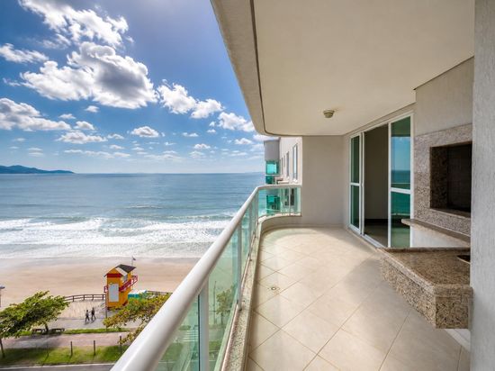 APARTAMENTO FRENTE MAR 03 DORMITÓRIOS 1 VAGA DE GARAGEM MEIA PRAIA ITAPEMA SC