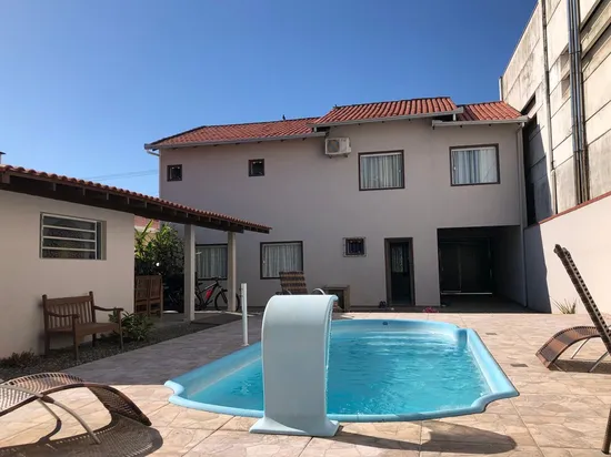 CASA 03 DORMITÓRIOS COM PISCINA