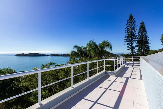CASA COM VISTA MAR ALTO PADRÃO