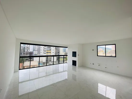 APARTAMENTO NOVO 03 SUÍTES