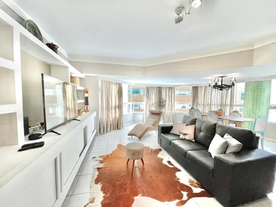 APARTAMENTO QUADRA MAR EM BALNEÁRIO CAMBORIU