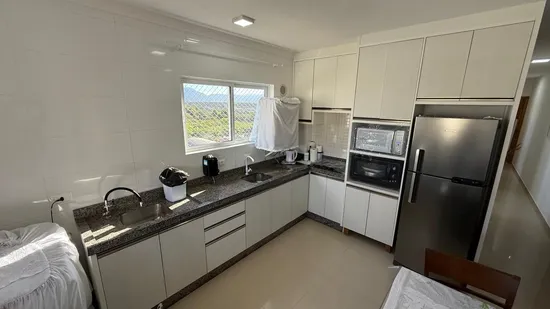 APARTAMENTO SEMI MOBILIADO