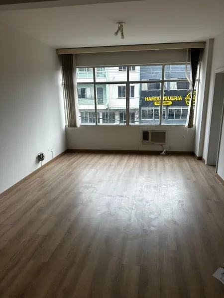 SALA COMERCIAL NO EDIFICIO PEDRINI