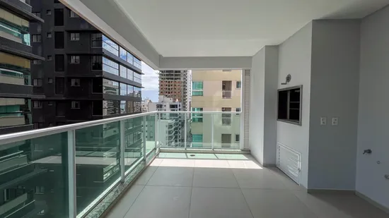 EL ELYON-APARTAMENTO NOVO NO CORAÇÃO DA MEIA PRAIA