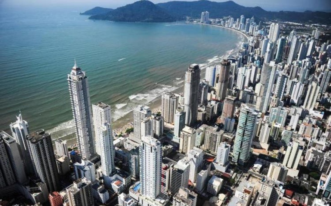Metro quadrado dos imóveis de Balneário Camboriú é o terceiro mais caro do país - Imagem Principal