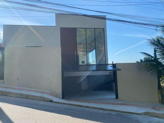 CASA COM 3 SUÍTES NOS NAÇÕES EM BALNEÁRIO CAMBORIÚ - SC