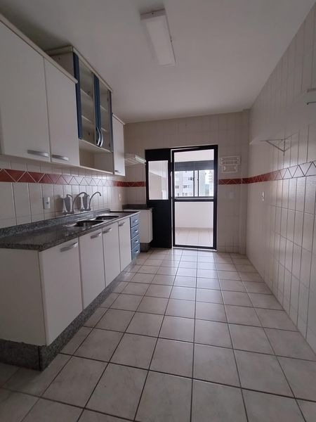 APARTAMENTO 2 DORMITORIOS NO CENTRO DE BALNEARIO CAMBORIU