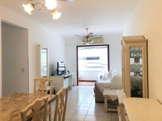 APARTAMENTO 2 DORMITÓRIOS NO CENTRO DE BALNEÁRIO CAMBORIÚ - TEMPORADA