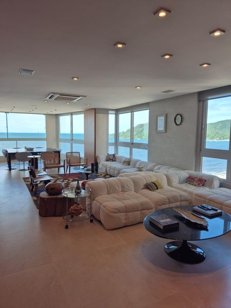 APARTAMENTO 4 SUÍTES FRENTE FRENTE MAR NA BARRA SUL EM BALNEÁRIO CAMBORIÚ