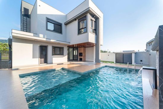 CASA CONTEMPORÂNEA EM CONDOMINIO FECHADO DE ALTO PADRÃO - CAMBORIÚ - SC