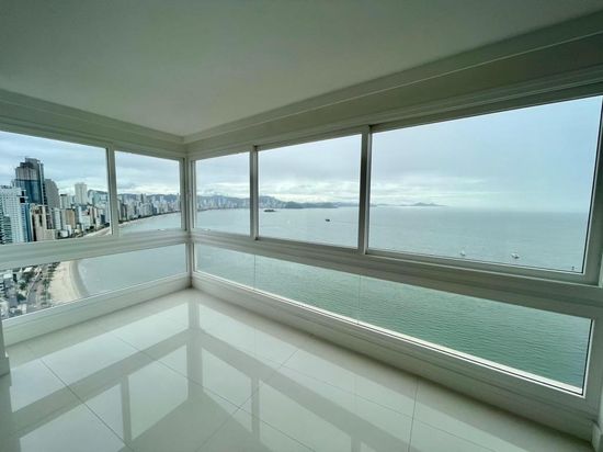 APARTAMENTO VISTA MAR COM 3 SUÍTES NA BARRA SUL - BALNEÁRIO CAMBORIÚ - SC